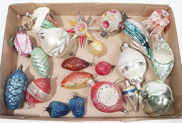 EARLY BLOWN GLASS CHISTMAS ORNAMENTS (1 of 6)
