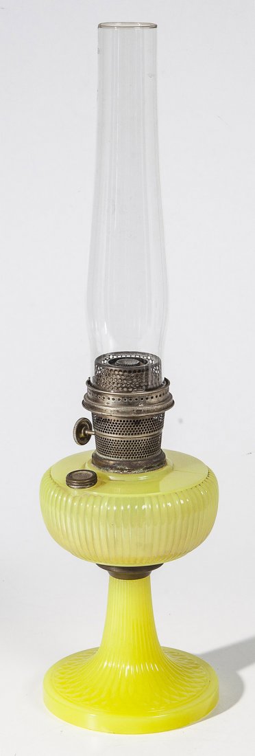 Aladdin Yellow Vertique Oil Lamp (1 of 6)