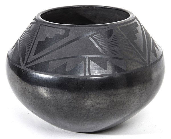 Maria & Julian Martinez Blackware Jar (1 of 8)