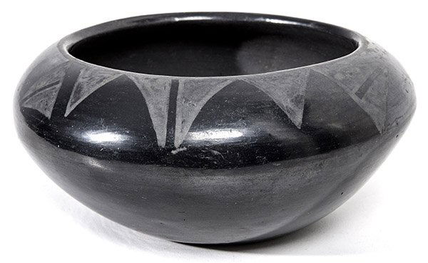 San Ildefonso Blackware Bowl by Simmona" (1 of 8)