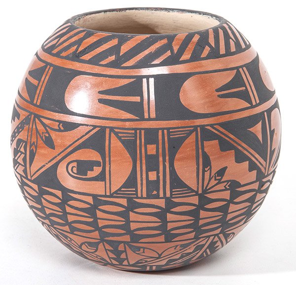 Jemez Jar by Janet M. Celo (1 of 8)