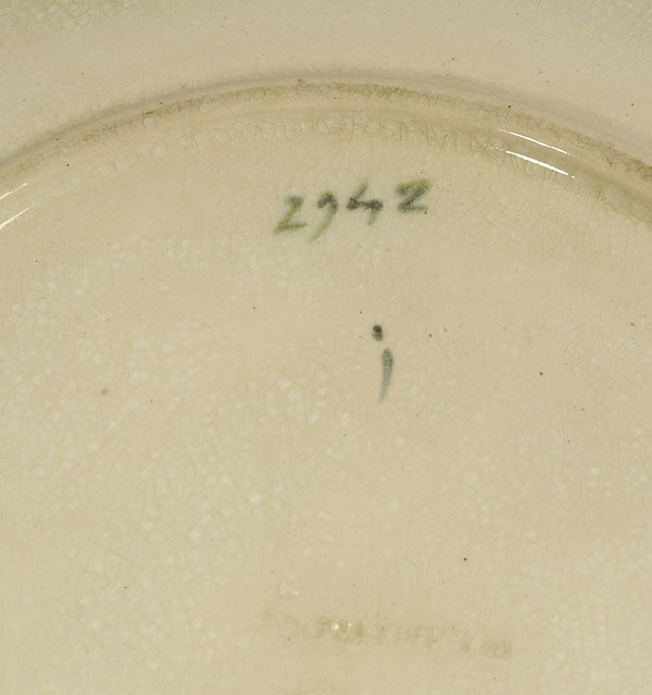 FIVE WEDGWOOD MAJOLICA SHELL PLATES - 2