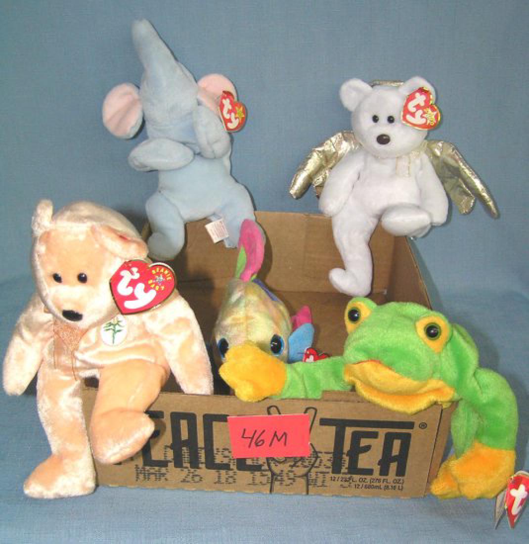 Box of vintage Beanie Babies: Box of vintage Beanie Babies est. value $50.00-$60.00
