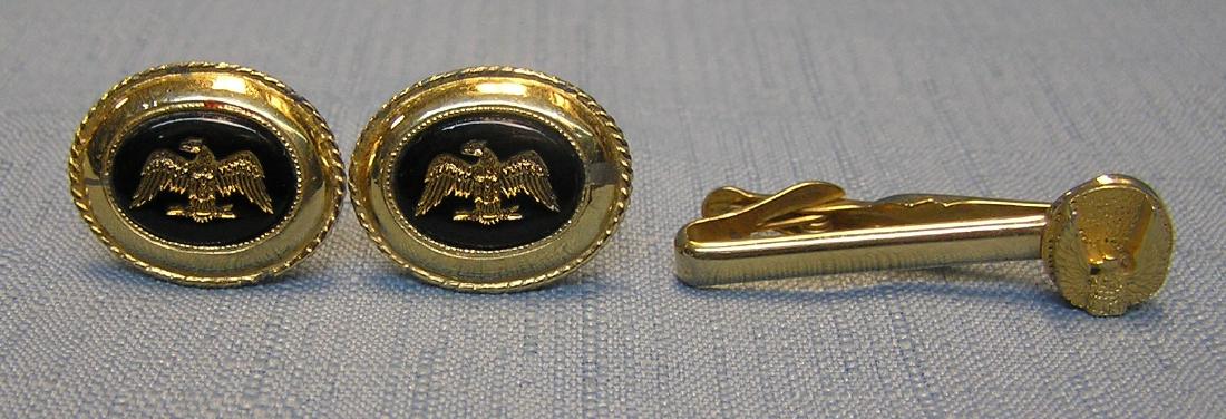Set of vintage Swank cuff links and tie bar: Set of vintage Swank cuff links and tie bar, American eagle design est. value $25.00-$30.00