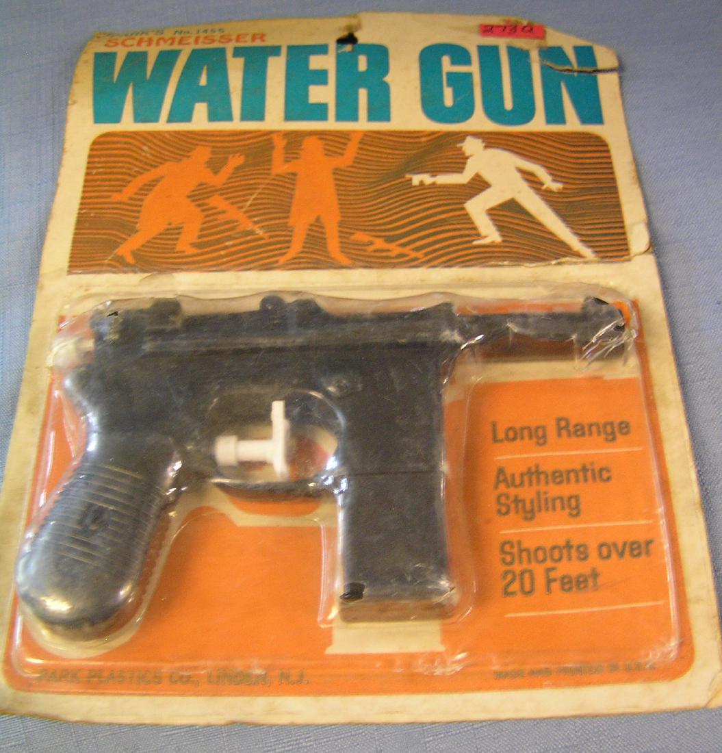 Secret Agent style water gun 1960's mint on card: Secret Agent style water gun 1960's mint on card est. value $25.00-$30.00