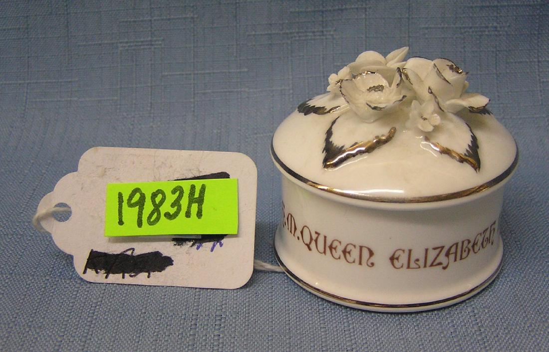 Crown Staffordshire fine bone china trinket box: Crown Staffordshire fine bone china trinket box from the silver jubilee of Queen Elizabeth the 2nd made in England est. value $30.00-$40.00