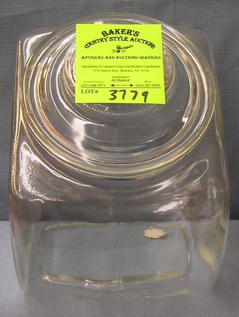 Vintage storage jar with lid: Vintage storage jar with lid est. value $25.00-$30.00