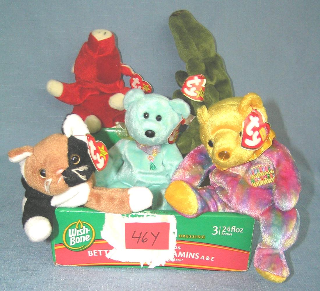 Box of vintage Beanie Babies: Box of vintage Beanie Babies est. value $50.00-$60.00