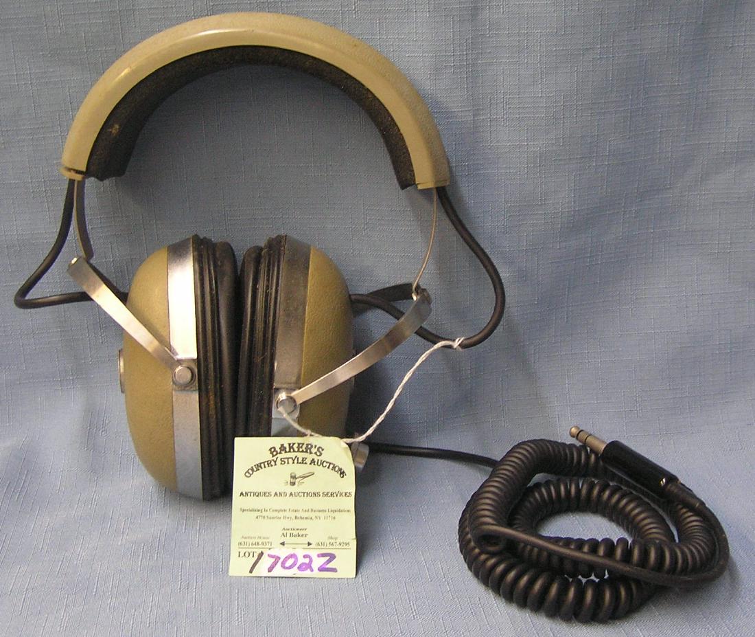 Professional quality Ross pro4AA head phones: Pair of professional quality Ross pro4AA head phones est. value $75.00-$100.00