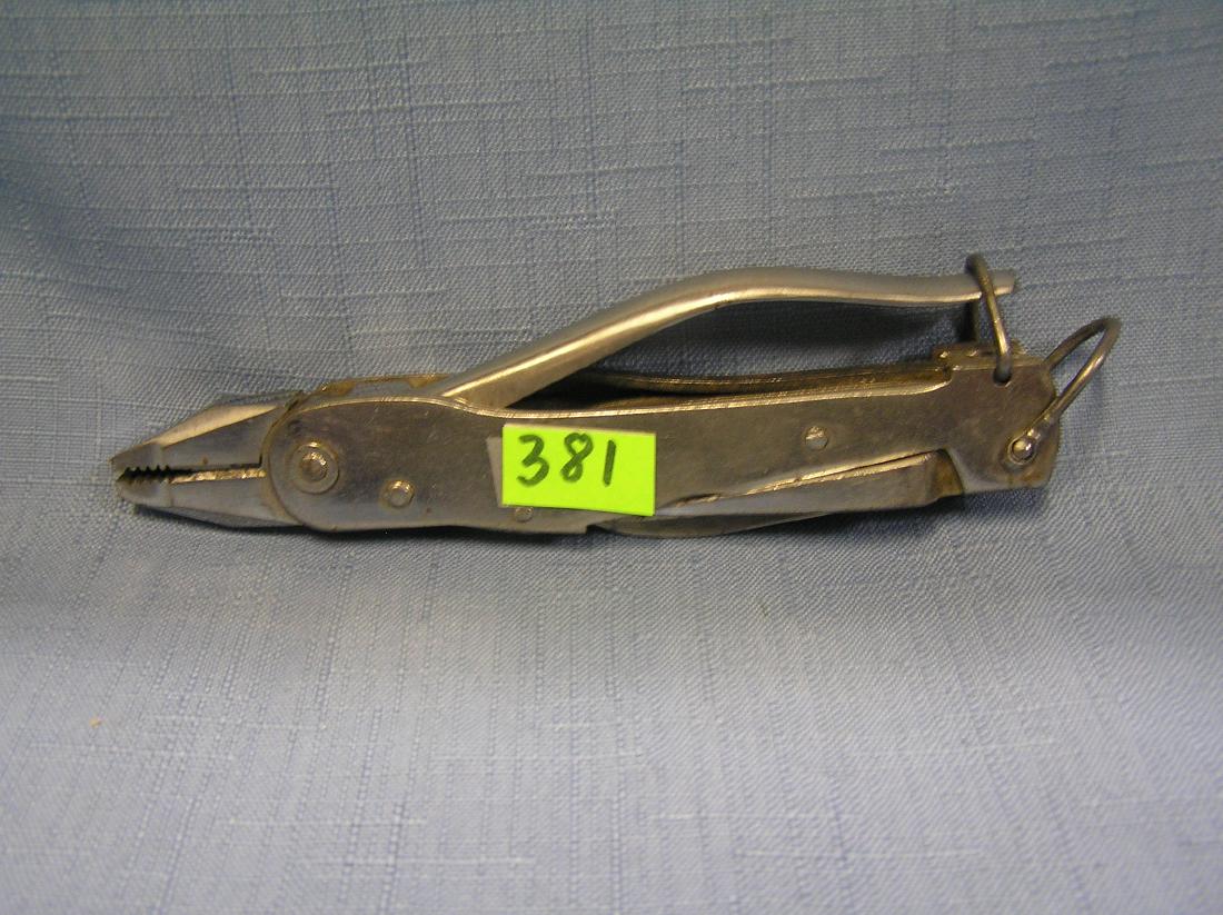 Vintage knife and tool set: Vintage knife and tool set est. value $30.00-$40.00