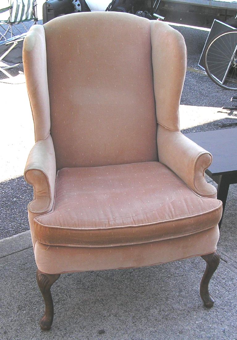 Modern upholstered arm chair: Modern upholstered arm chair with Queen Ann legs est. value $150.00-$200.00