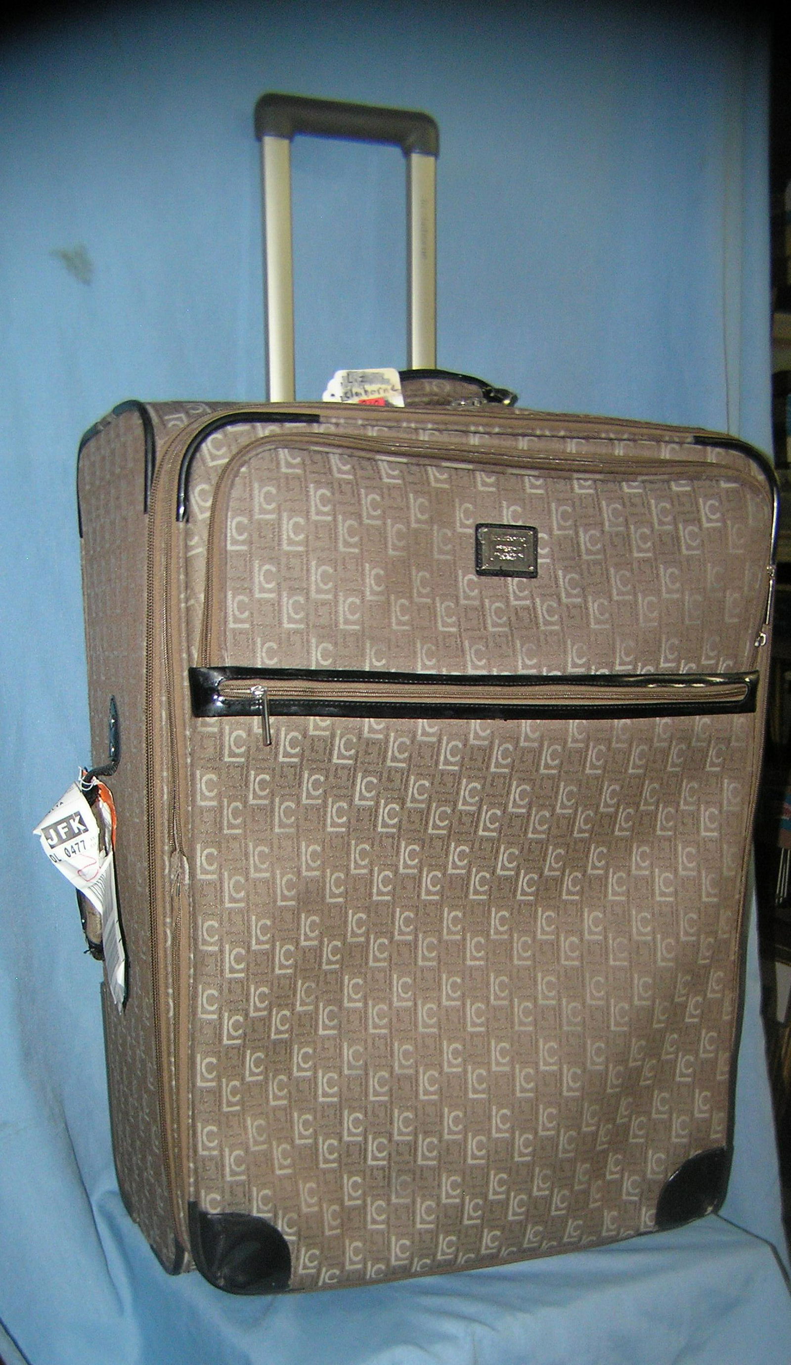 liz claiborne carry on luggage
