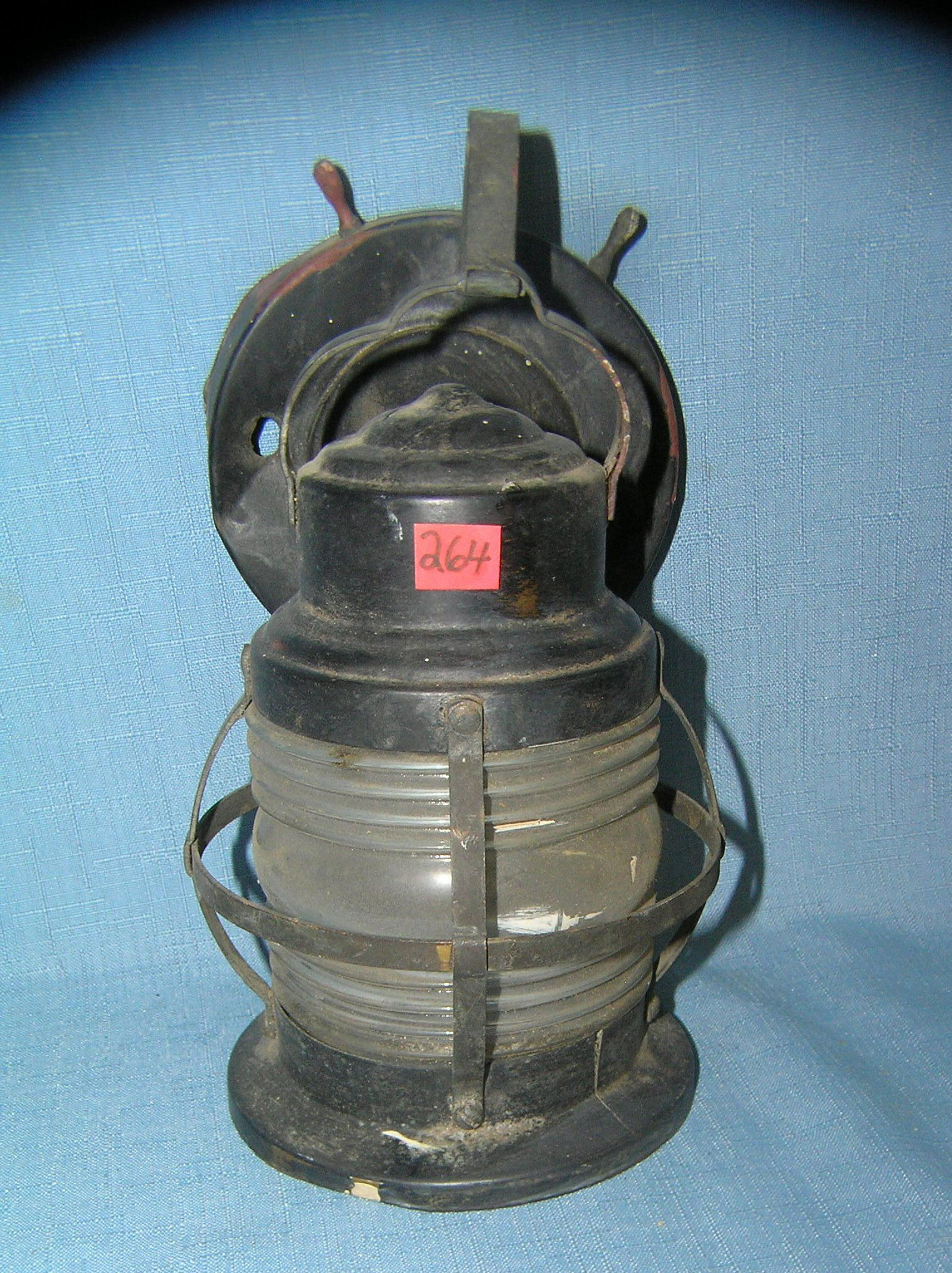 Ship's wheel decorative cabin light: Ship's wheel decorative cabin light est. value $30.00-$35.00