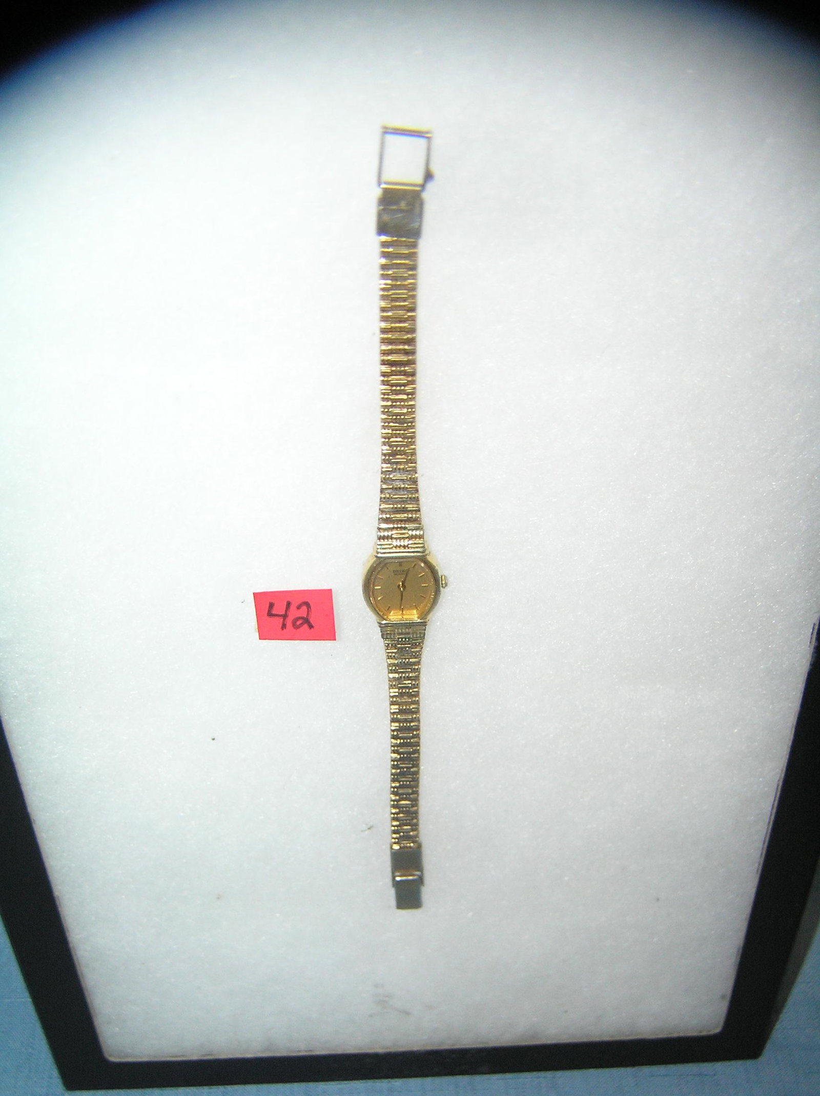 Vintage Seiko gold toned wrist watch: Vintage Seiko gold toned wrist watch est. value $40.00-$50.00