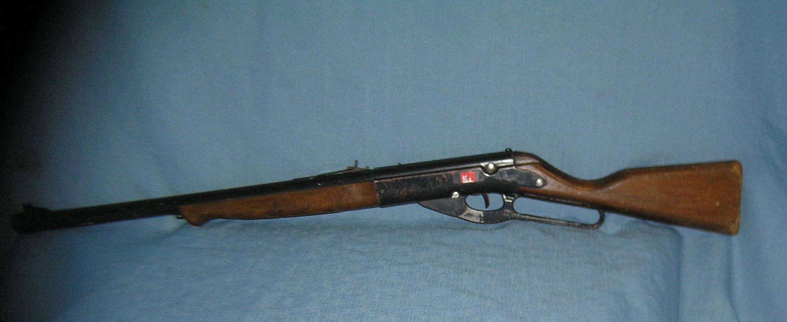 Vintage Daisy pump action BB gun model number 95: Vintage Daisy pump action BB gun model number 95 est. value $80.00-$90.00
