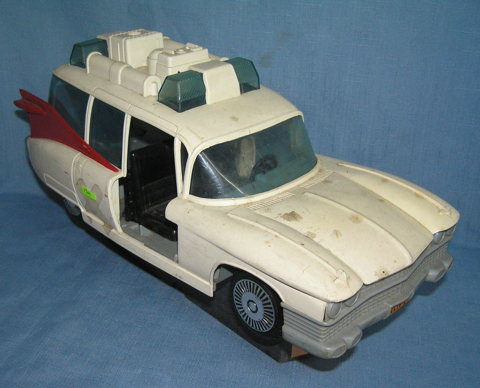 Vintage Ghostbusters vehicle Columbia Pictures 1984: Vintage Ghostbusters vehicle Columbia Pictures 1984 great parts toy missing front and rear doors est. value $35.00-$45.00