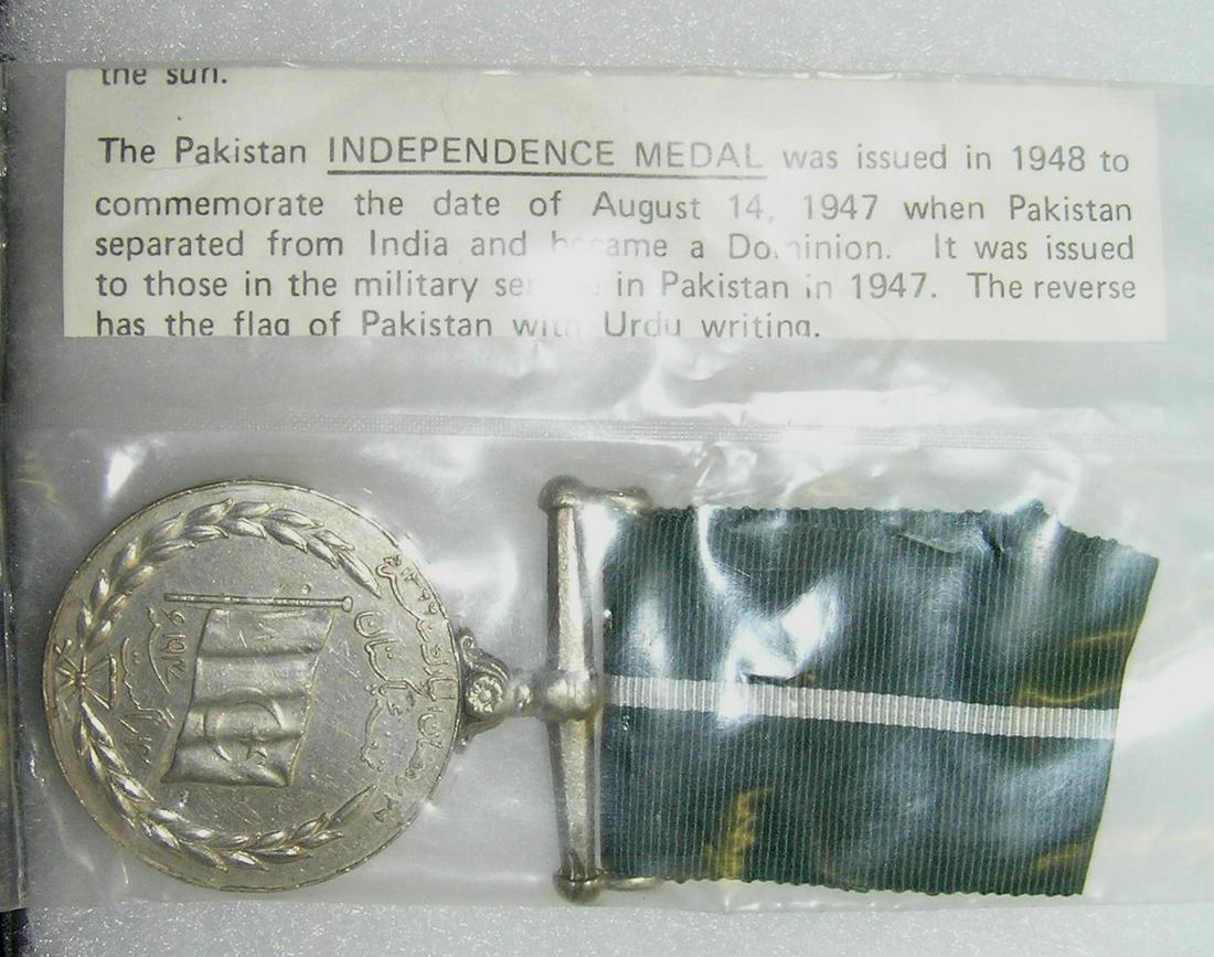 Pakistan Independence medal and ribbon: Pakistan Independence medal and ribbon circa 1948 est. value $175.00-$200.00