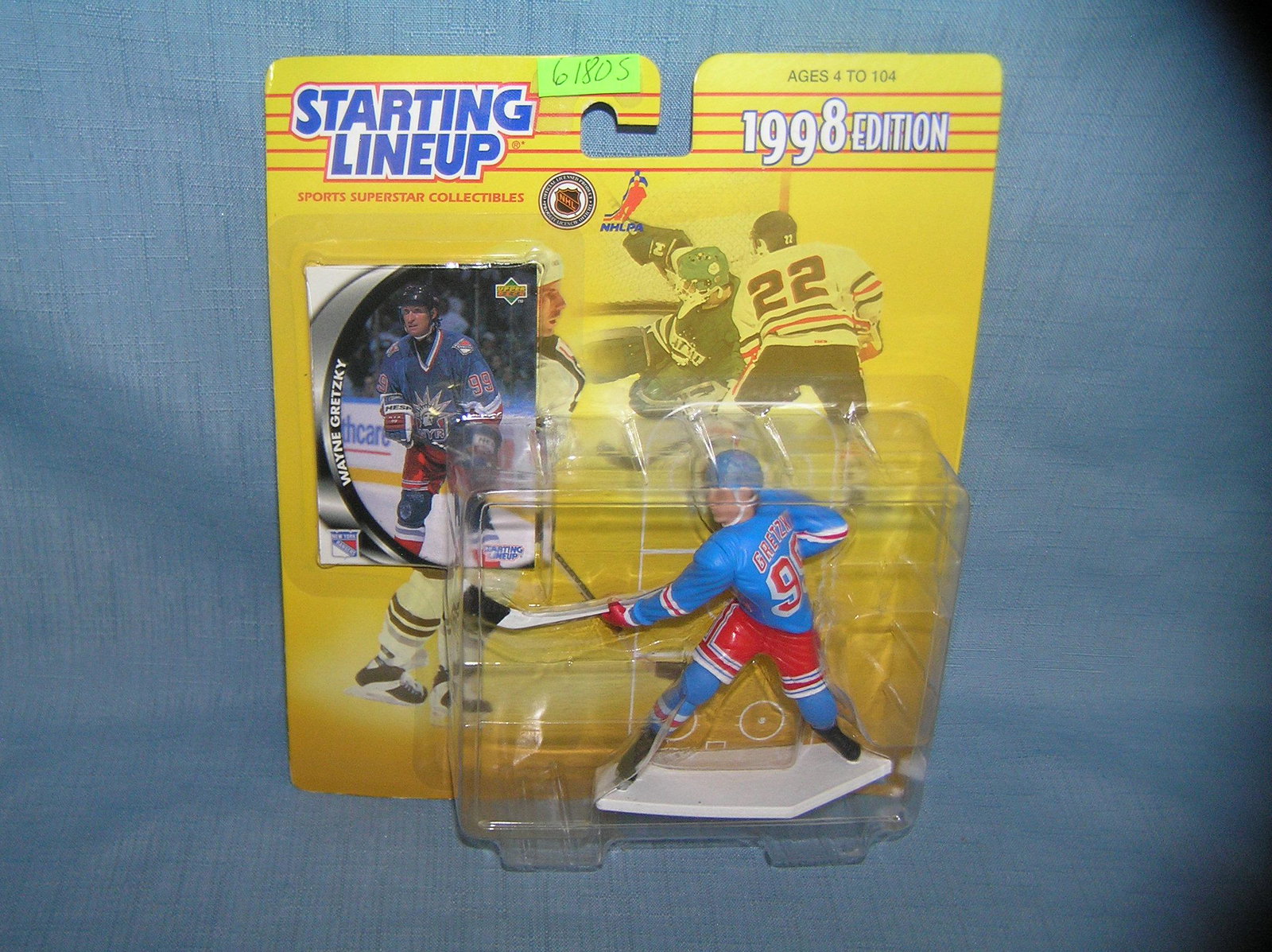 Wayne Gretzky hockey sports figure and sports card: Vintage Wayne Gretzky hockey sports figure and sports card mint on card est. value $25.00-$30.00