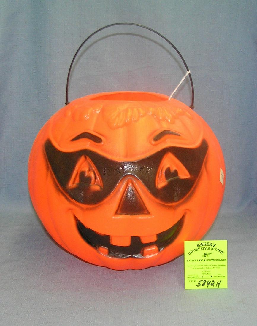 Vintage Jack O' Lantern trick or treat bucket: Vintage Jack O' Lantern trick or treat bucket est. value $30.00-$40.00