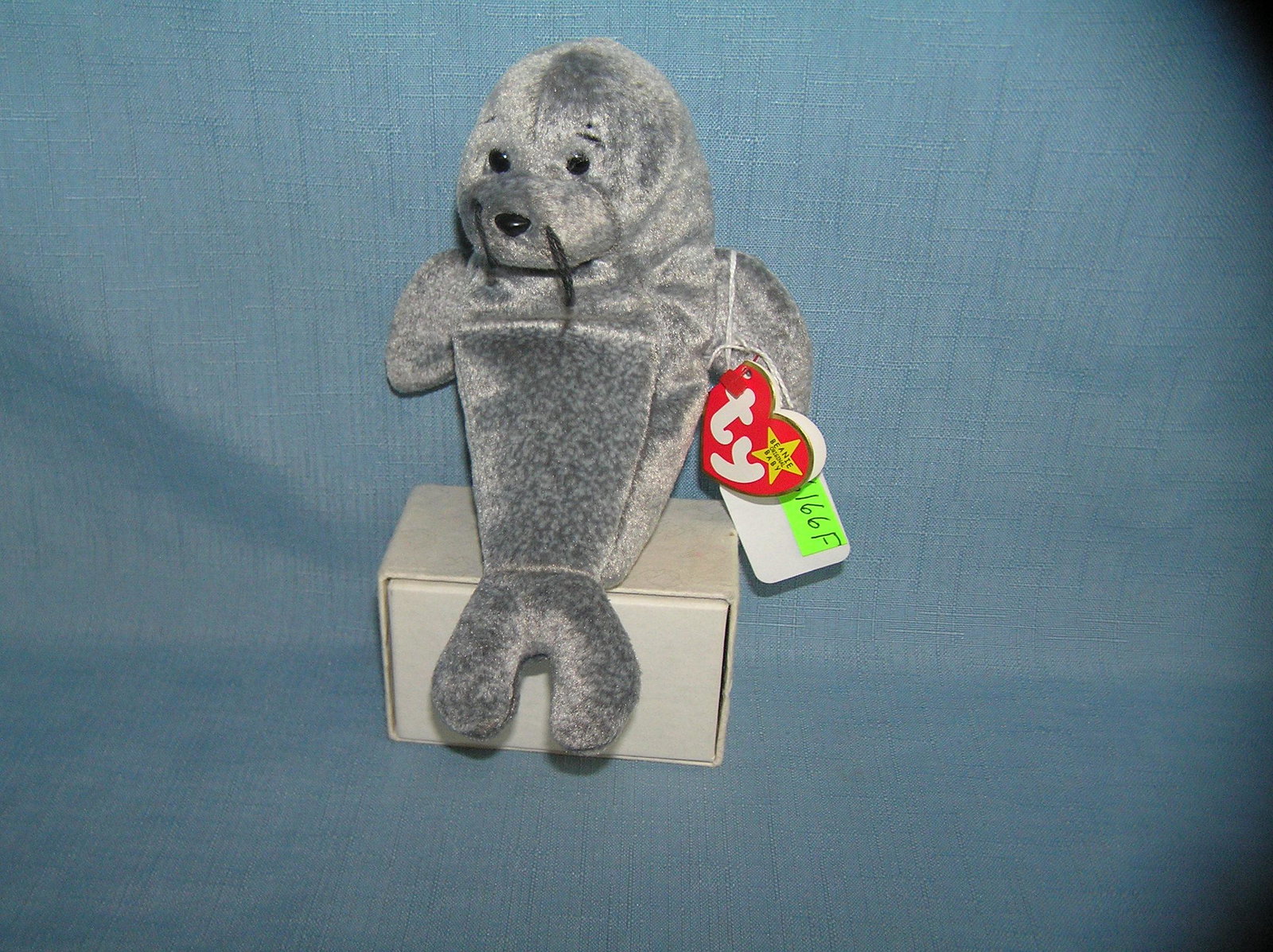 Vintage Slippery the walrus Beanie Baby toy: Vintage Slippery the walrus Beanie Baby toy est. value $25.00-$30.00