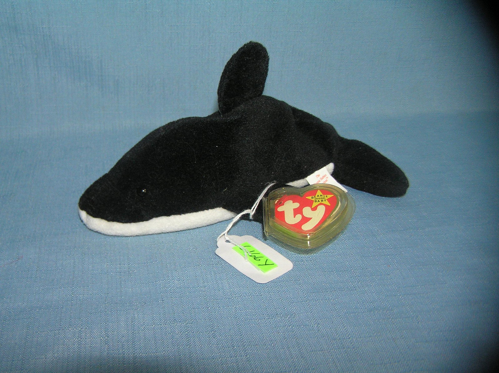 Vintage Splash the shark Beanie Baby toy: Vintage Splash the shark Beanie Baby toy est. value $25.00-$30.00