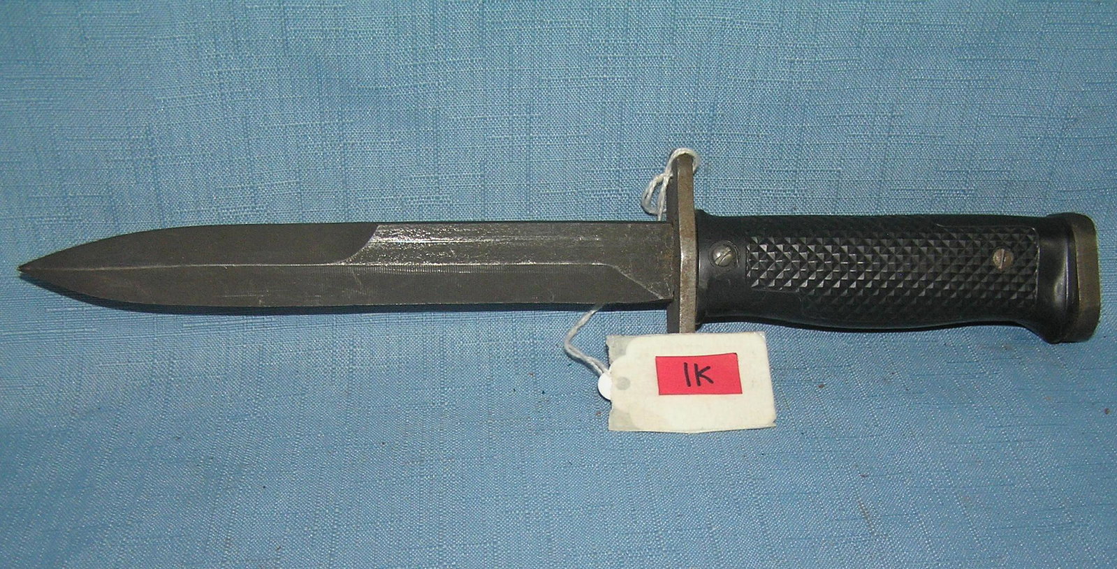 WWII US Marine Corp bayonet: WWII US Marine Corp bayonet, parts of handle grip as found, cracked otherwise good est. value $150.00-$200.00