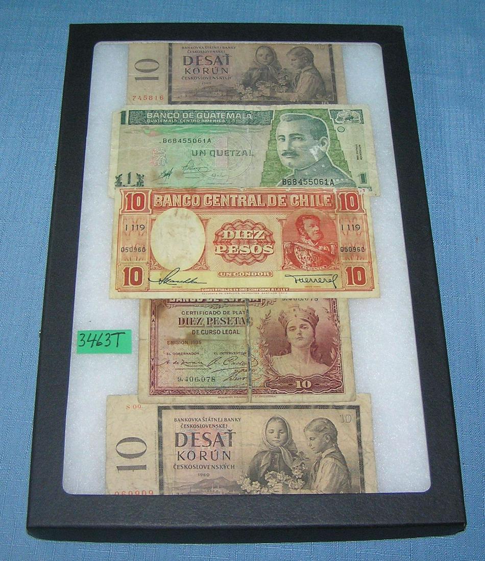 Group of vintage World currency: Group of vintage World currency est. value $75.00-$80.00