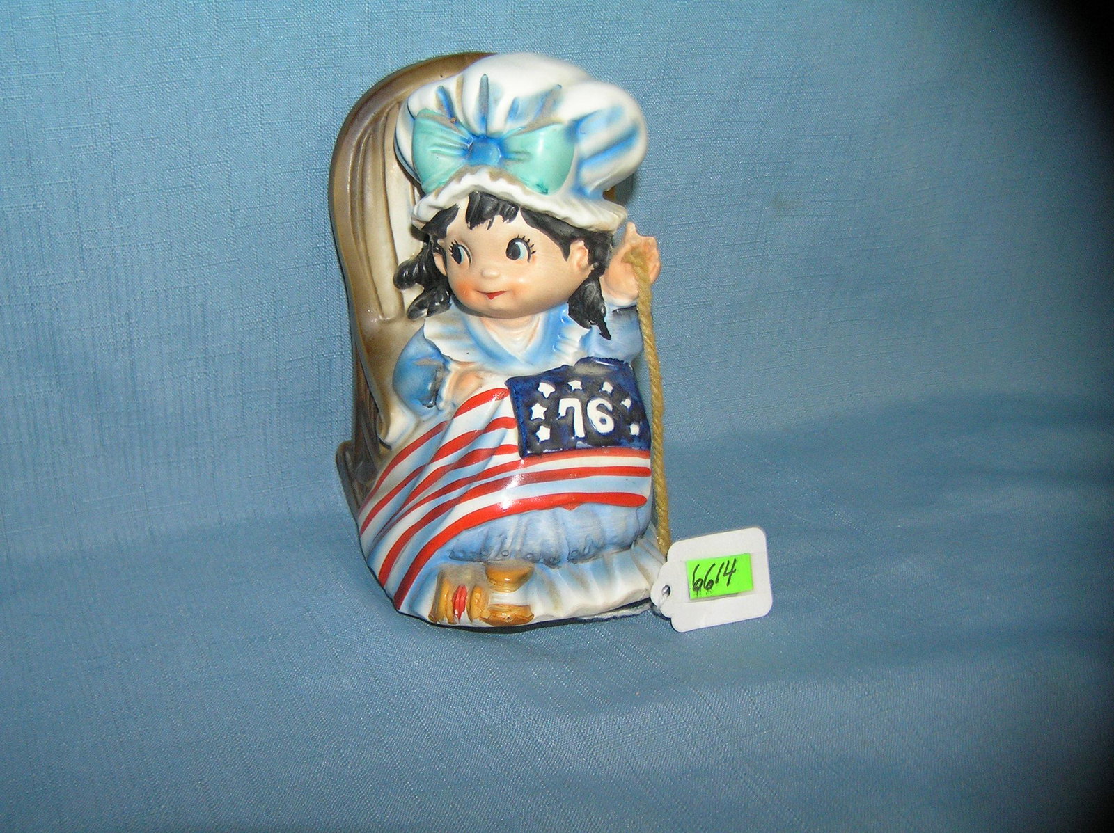Betsy Ross Bicentennial musical figurine: Betsy Ross Bicentennial musical figurine est. value $30.00-$40.00