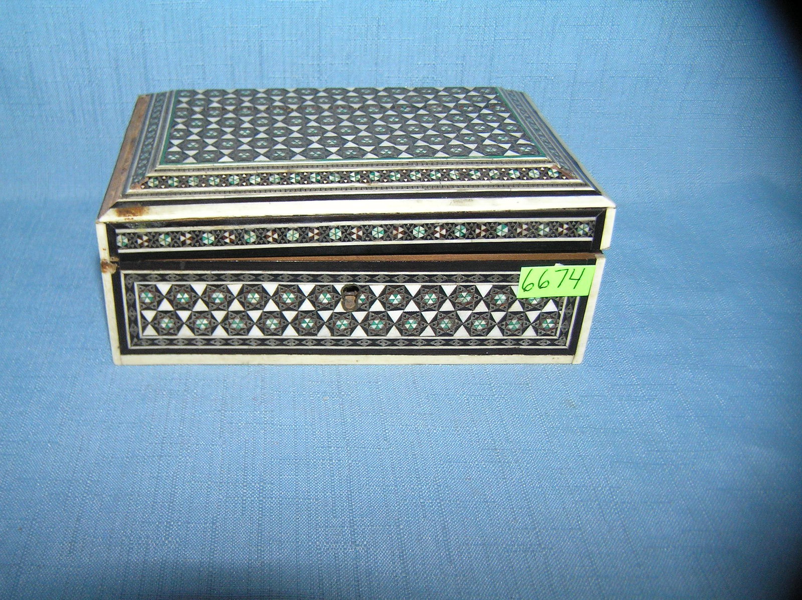 Mosaic decorated and bone inlaid jewelry/trinket box: Mosaic decorated and bone inlaid jewelry/trinket box est. value $50.00-$60.00