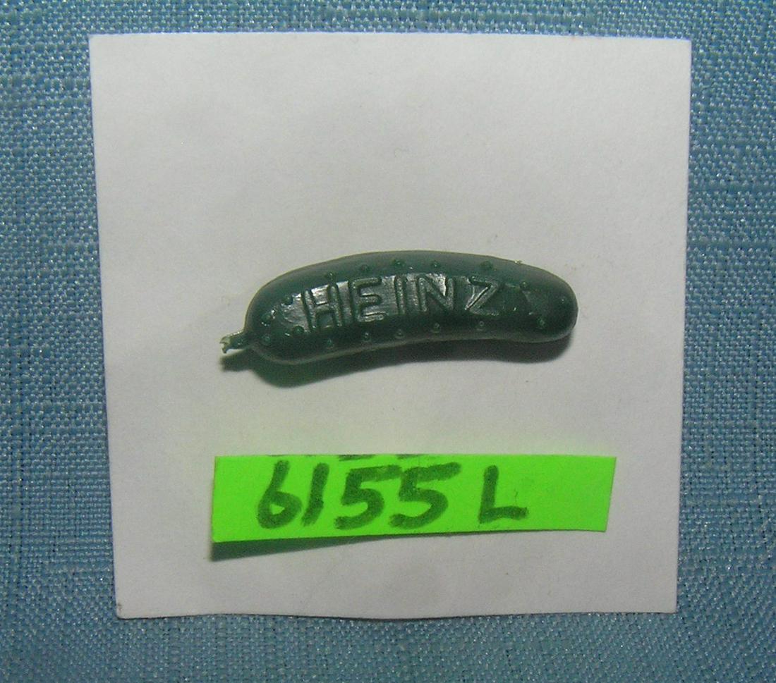 Heinz 1939 World,s Fair advertising pickle pin: Heinz 1939 World,s Fair advertising pickle pin est. value $25.00-$30.00