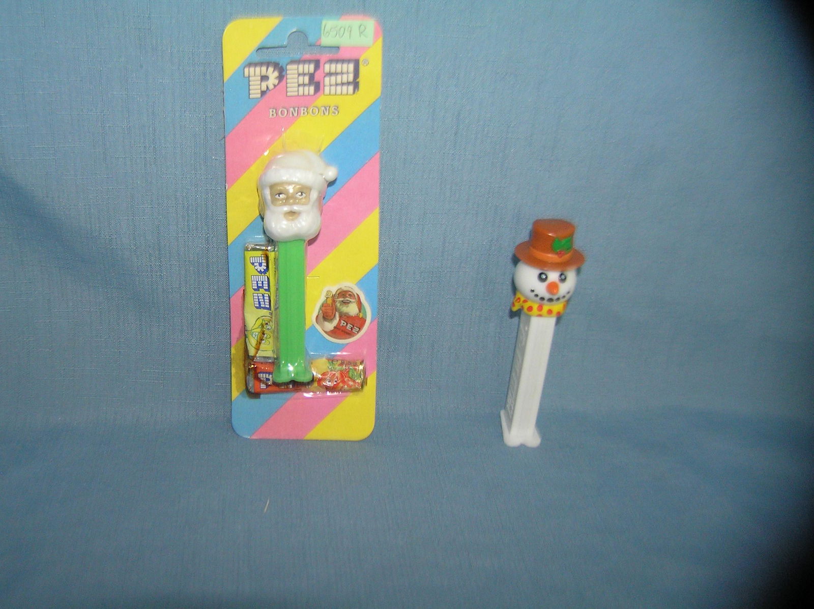 Pair of vintage PEZ Candy containers: Pair of vintage PEZ Candy containers est. value $25.00-$30.00
