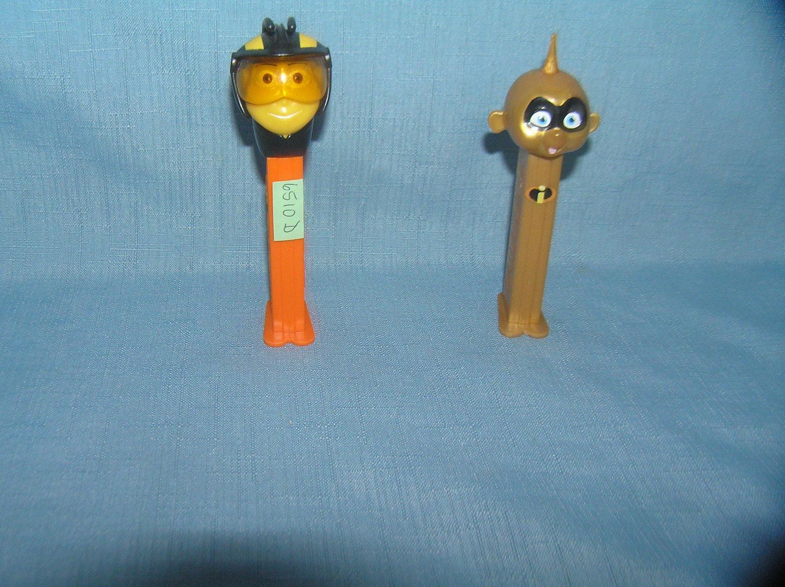Pair of vintage PEZ Candy containers: Pair of vintage PEZ Candy containers est. value $25.00-$30.00