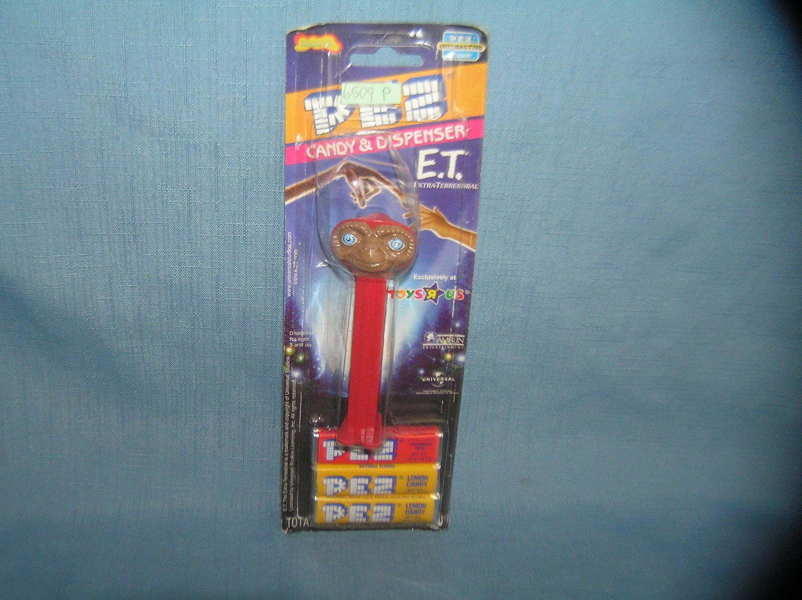 Vintage ET PEZ Candy containers mint on card: Vintage ET PEZ Candy containers mint on card est.value $30.00-$35.00