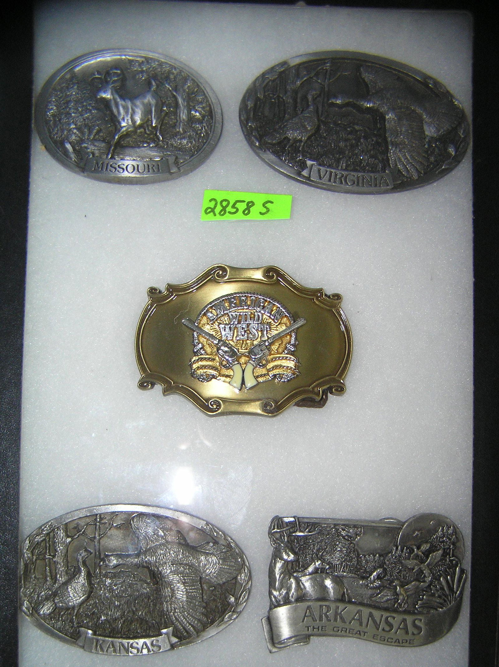 Collection of vintage figural belt buckles: Collection of vintage figural belt buckles includes western and wildlife est. value $75.00-$80.00