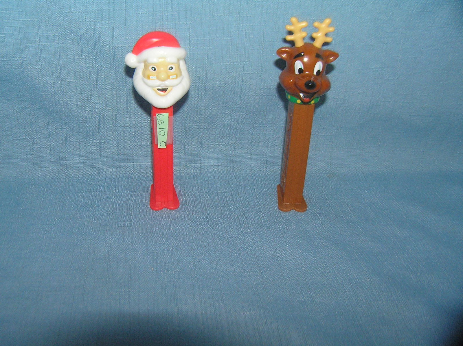 Pair of vintage PEZ Candy containers: Pair of vintage PEZ Candy containers est. value $25.00-$30.00