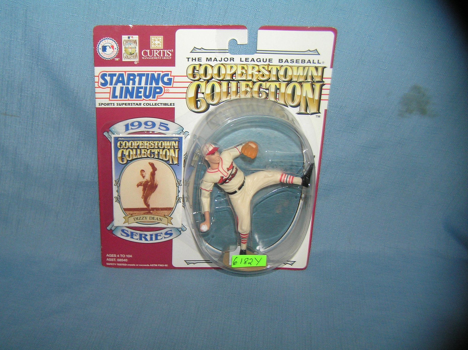 Dizzy Dean baseball sports figure and baseball card: Vintage Dizzy Dean baseball sports figure and baseball card mint on card est. value $25.00-$30.00