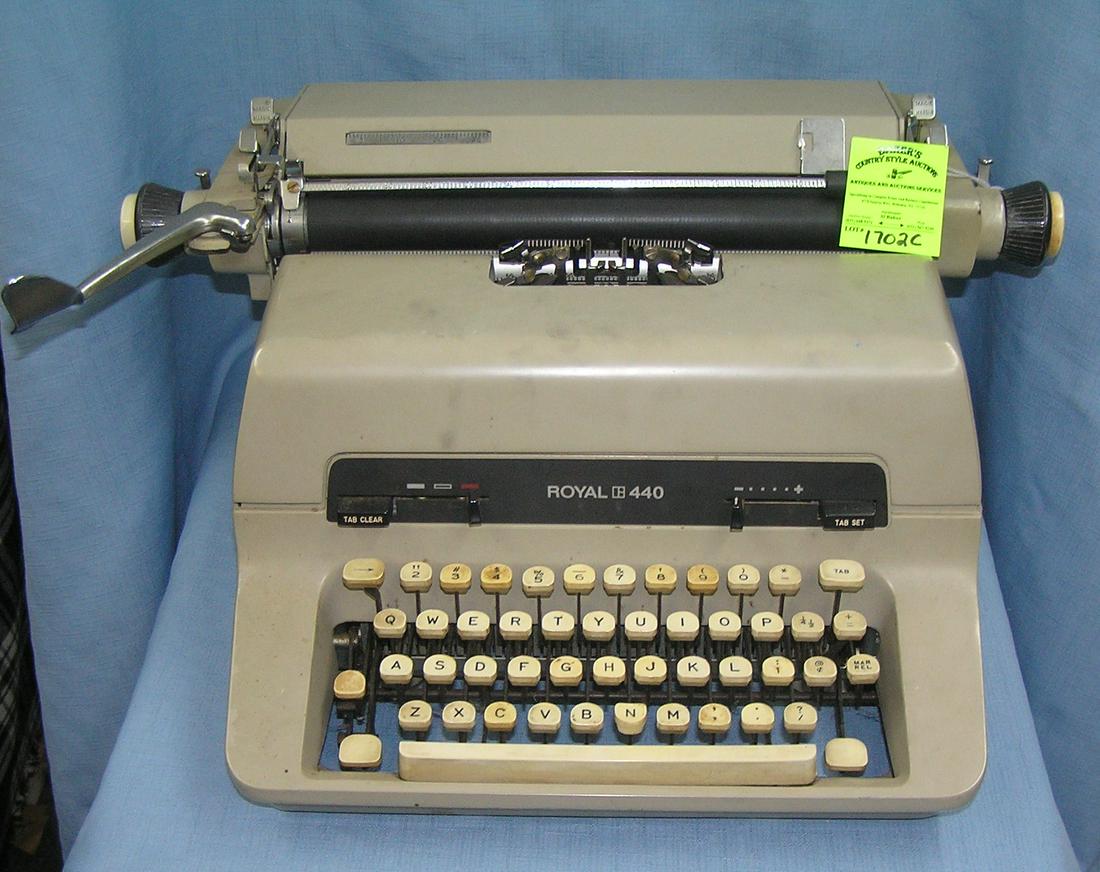 Vintage Royal No. 440 typewriter: Vintage Royal No. 440 typewriter est. value $175.00-$200.00