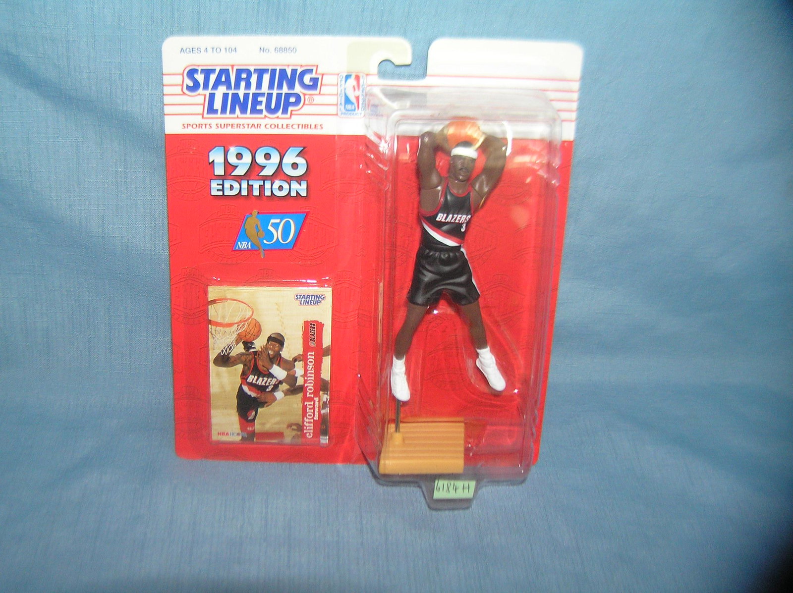 Clifford Robinson basketball figure and sports card: Clifford Robinson basketball figure and sports card mint on card est. value $25.00-$30.00