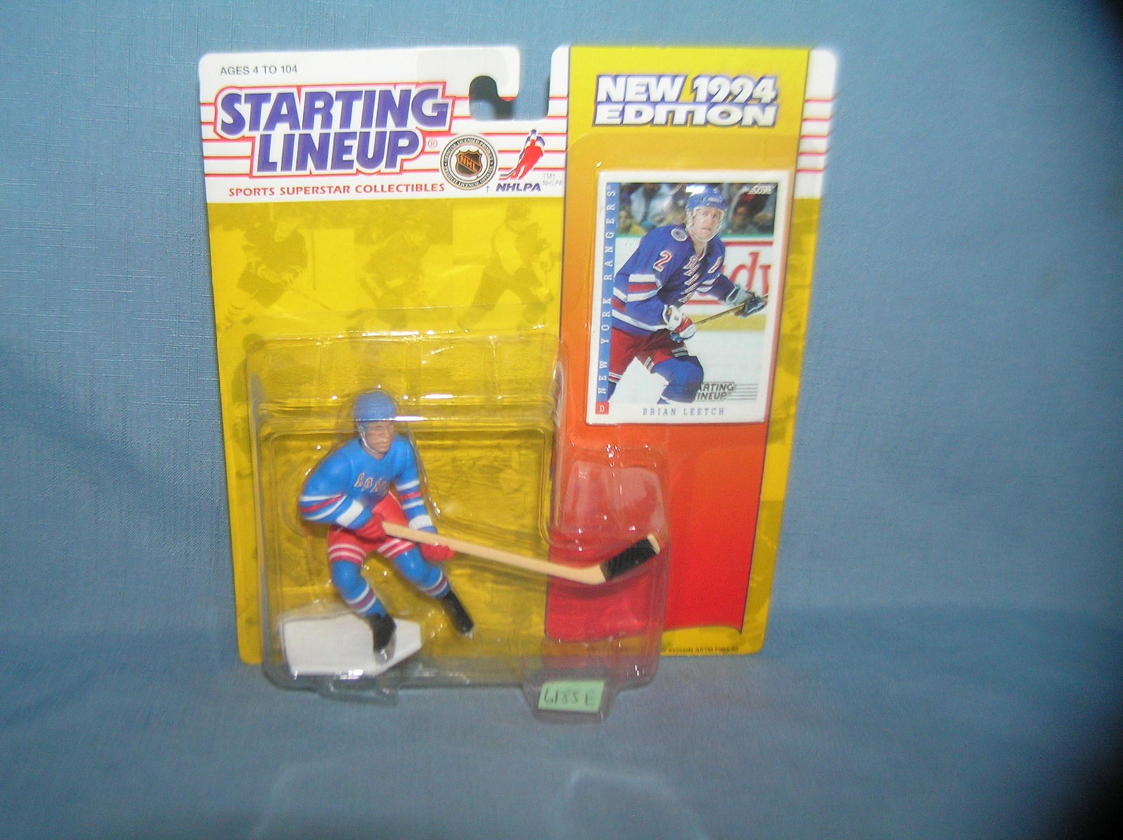 Brian Leetch hockey figure and sport card: Brian Leetch hockey figure and sport card mint on card est. value $25.00-$30.00