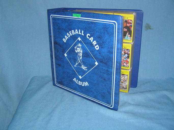 Huge collection of vintage baseball cards (1774F) on Dec 01, 2021