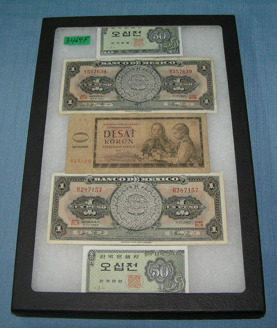 Group of vintage World currency: Group of vintage World currency est. value $75.00-$80.00