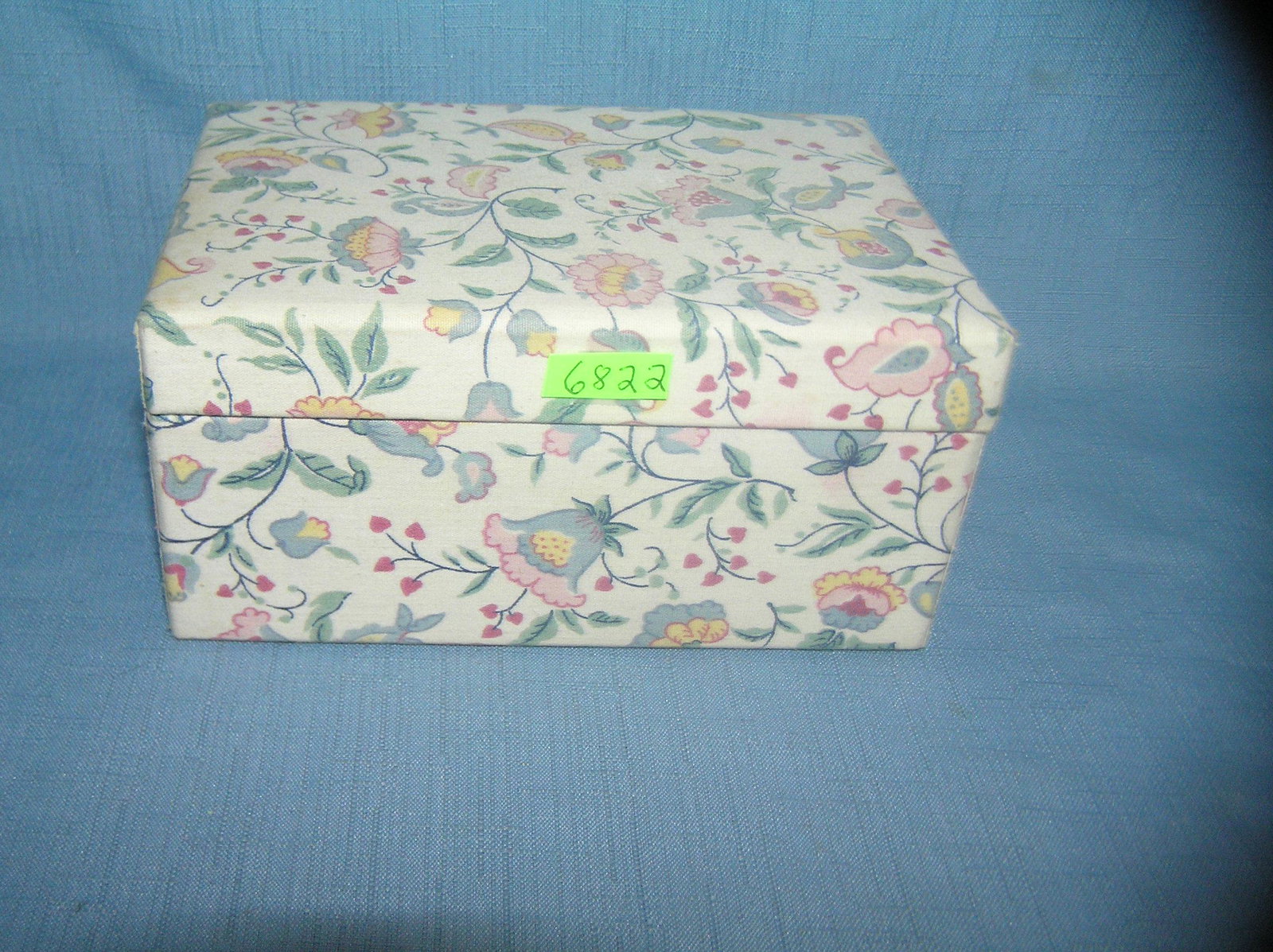 floral material decorated jewelry box: floral material decorated jewelry box est. value $15.00-$20.00