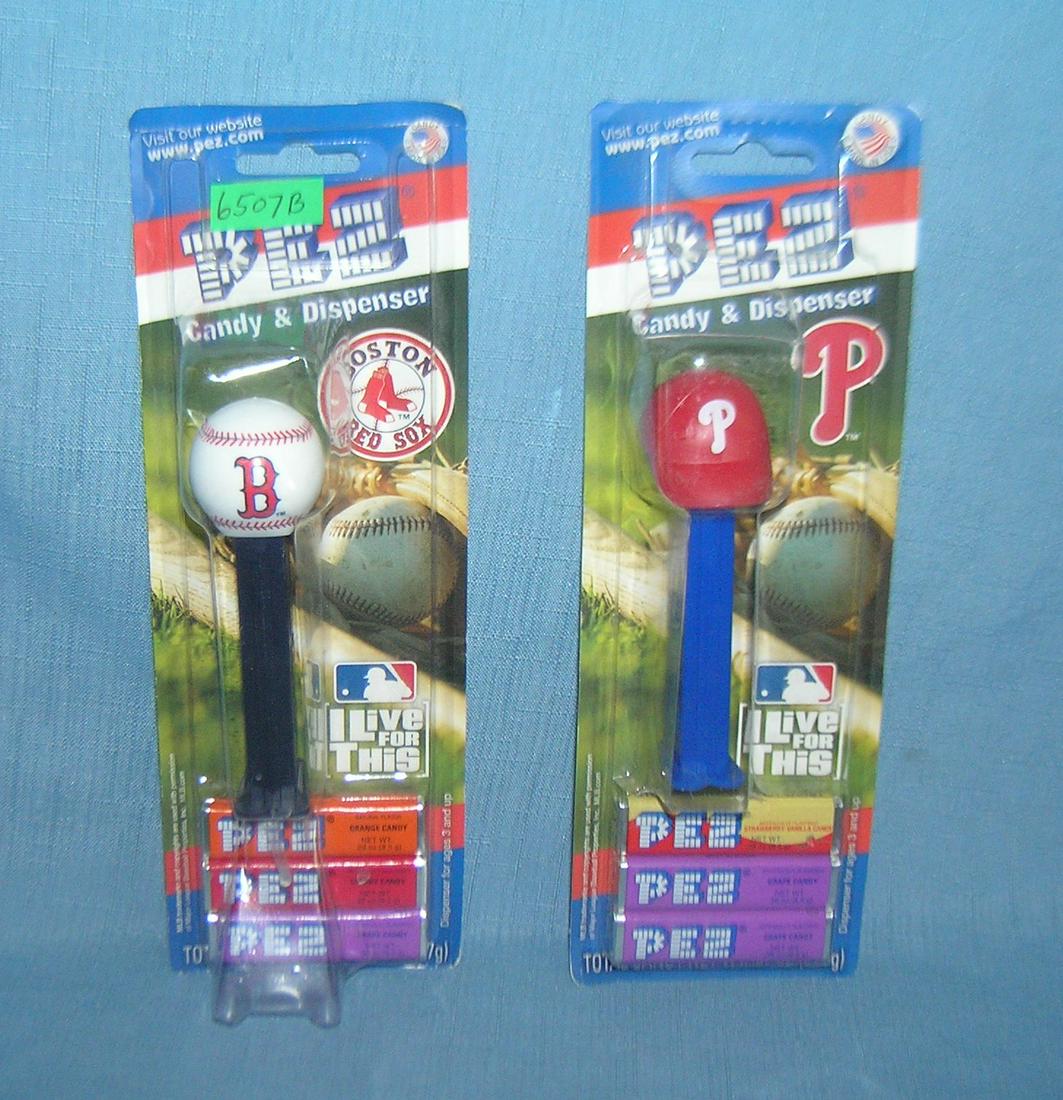 Pair of vintage PEZ Candy containers: Pair of vintage PEZ Candy containers est. value $25.00-$30.00