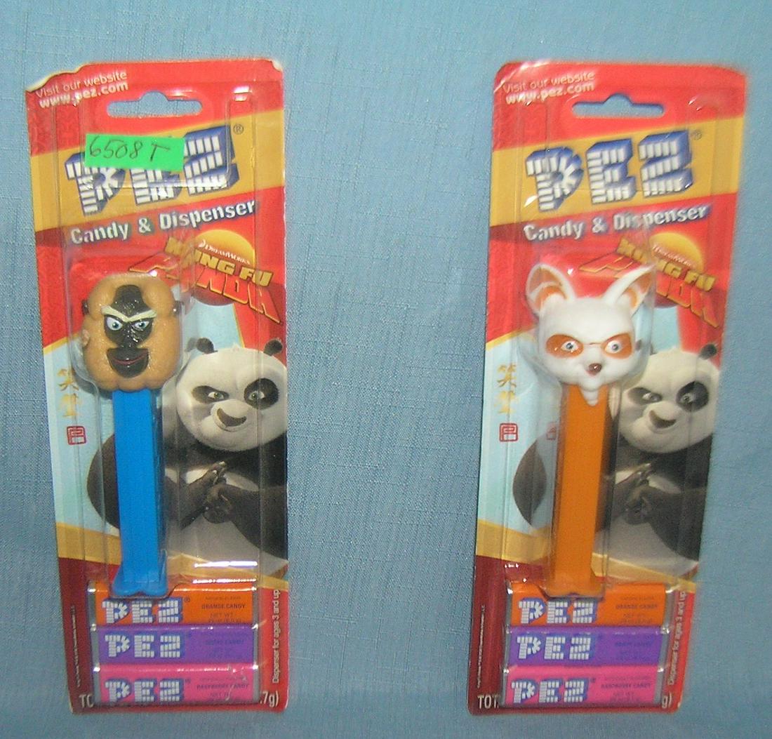 Pair of vintage PEZ Candy containers: Pair of vintage PEZ Candy containers est. value $25.00-$30.00