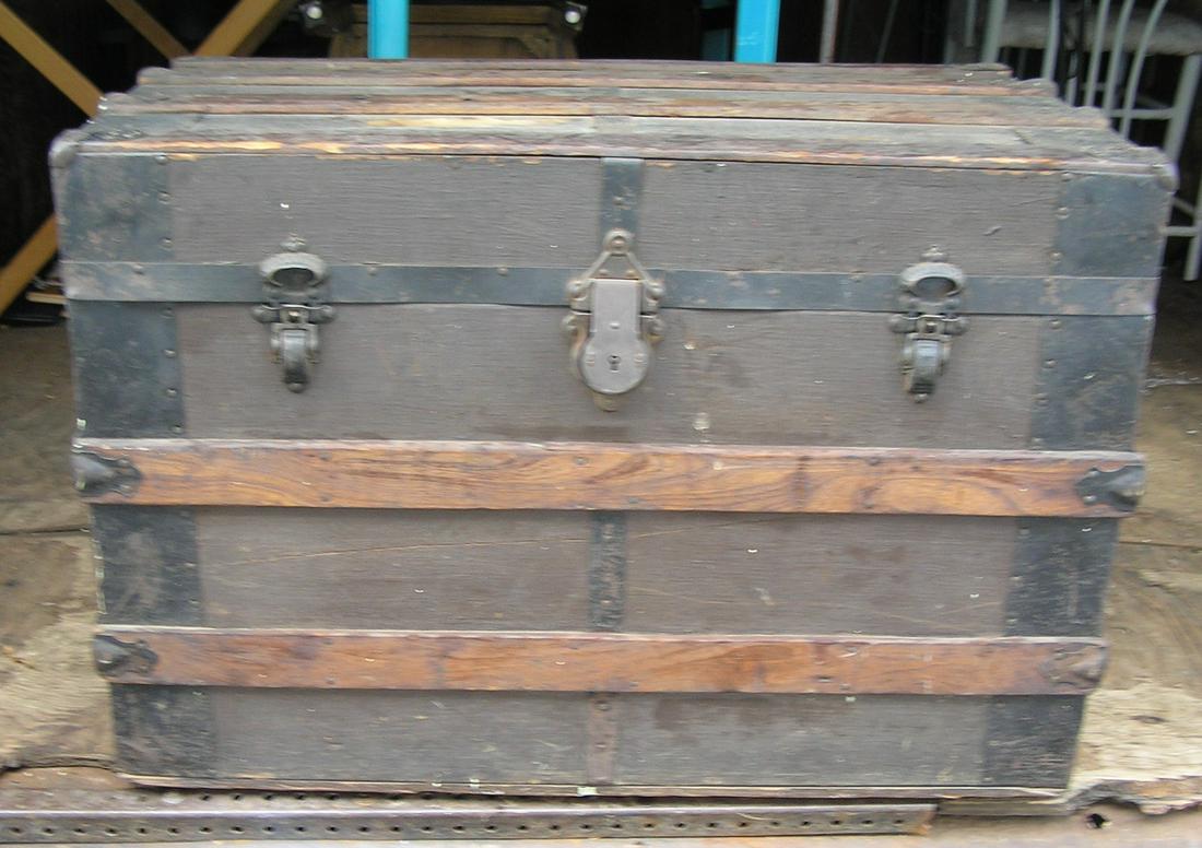 Antique travel/storage trunk: Antique travel/storage trunk great early wood and metal historical trunk, this antique trunk is the same that many immagrants used when they came to America from Europe over 100 years ago est. value $