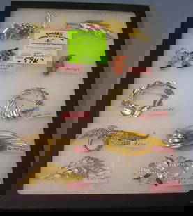 Collection of signed vintage pins: Collection of signed vintage pins includes Coro, Trifari ,Doddz, Coro craft, Sarah Coventry, M.J. INT. ,Avon, Coro 61 and more est. value $250.00-$275.00