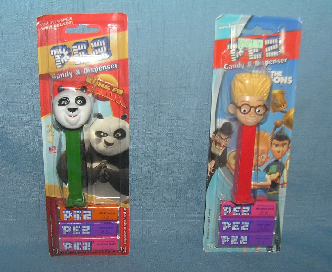 Pair of vintage PEZ Candy containers: Pair of vintage PEZ Candy containers est. value $25.00-$30.00