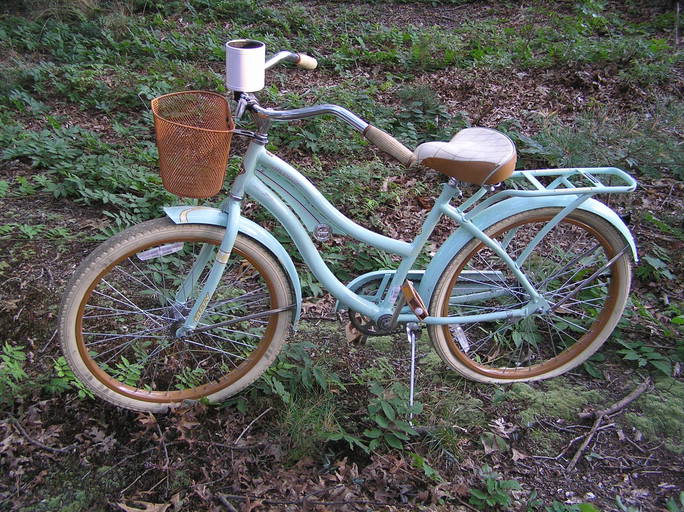 Vintage Huffy Cruiser Huffy Savannah Women's Bike Beach