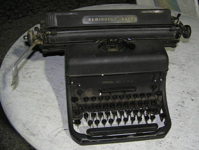 Remington Rand Model Seventeen manual typewriter: Remington Rand Model Seventeen manual typewriter est. value $200.00-$250.00