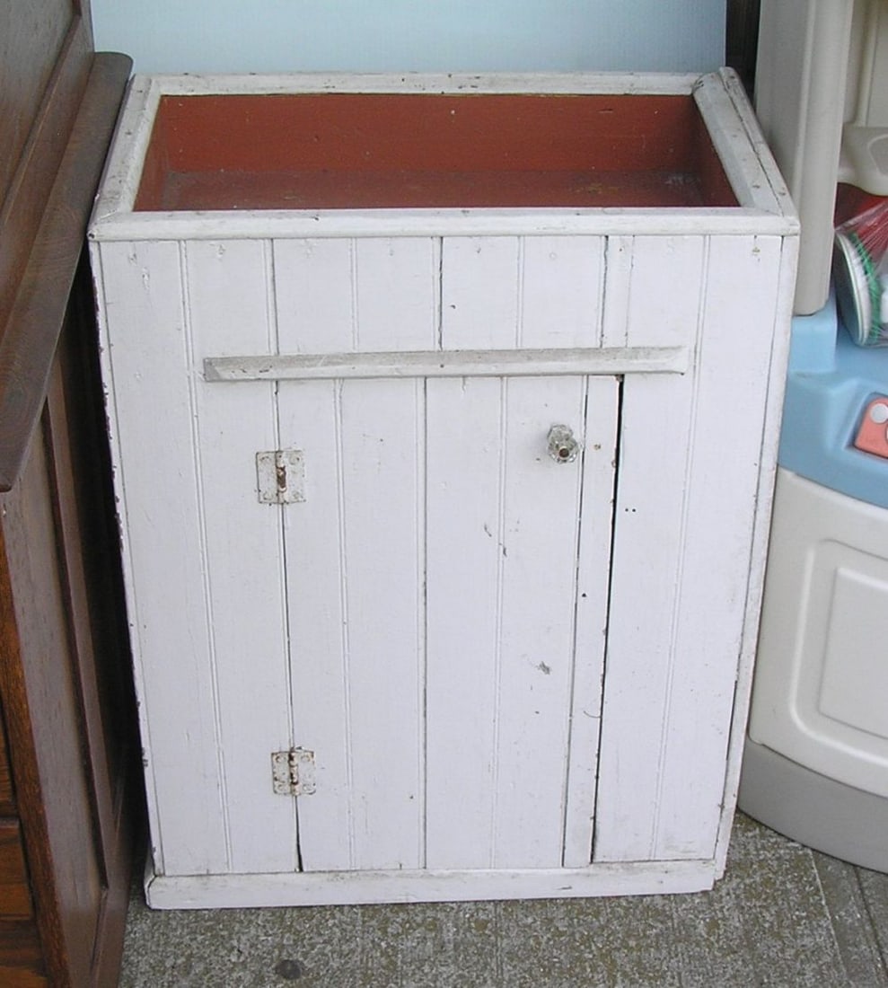 Antique dry sink circa early 1900's: Antique dry sink circa early 1900's est. value $350.00-$375.00